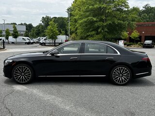 2025 Mercedes-Benz S-Класс 580 4MATIC VII (W223), чёрный, 18706389 рублей, вид 3
