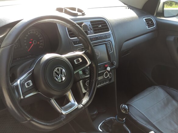 2019 Volkswagen Polo V Рестайлинг, серебристый, 800000 рублей - вид 6