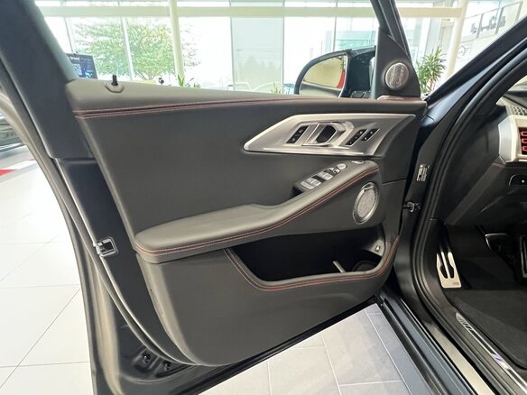 2025 BMW XM Label, чёрный, 21023760 рублей - вид 16