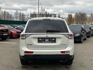 2013 Mitsubishi Outlander III, белый, 1600000 рублей, вид 5