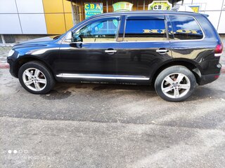 2007 Volkswagen Touareg I Рестайлинг, чёрный, 1500000 рублей, вид 4