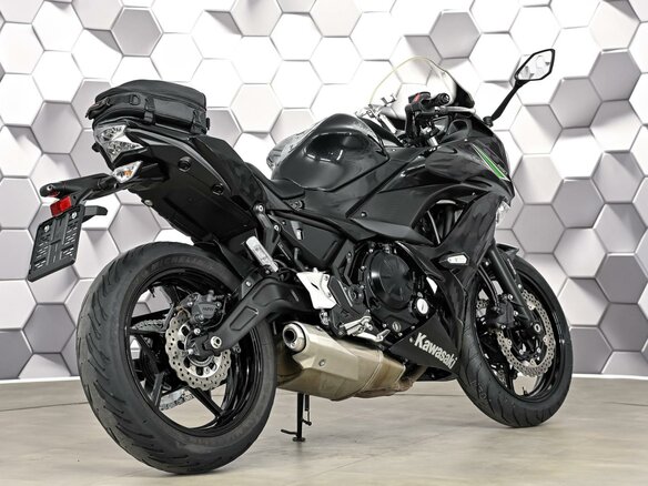 2017 Kawasaki Ninja 650, чёрный - вид 6