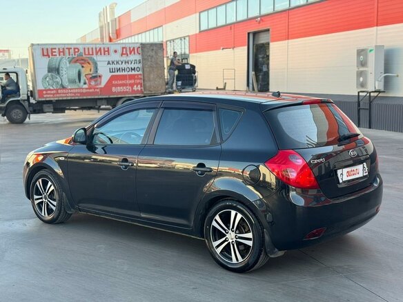 2009 Kia Ceed I, чёрный, 660000 рублей - вид 4