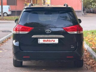 2011 Toyota Sienna III, чёрный, 1730000 рублей, вид 5