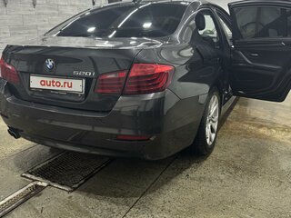 2013 BMW 5 серии 520i VI (F10/F11/F07) Рестайлинг, коричневый, 2630000 рублей, вид 4