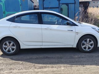 2014 Hyundai Solaris I, белый, 1030000 рублей, вид 2
