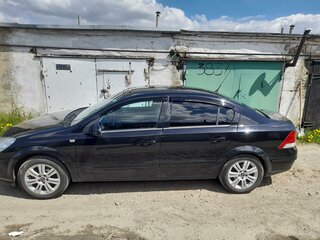 2010 Opel Astra H Рестайлинг, чёрный, 700000 рублей, вид 3