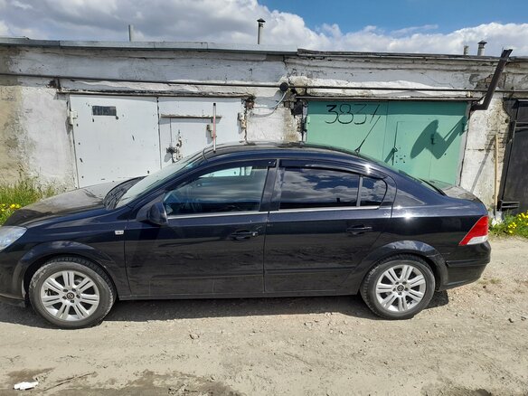 2010 Opel Astra H Рестайлинг, чёрный, 700000 рублей - вид 2