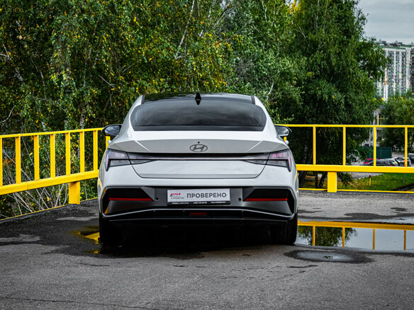 2023 Hyundai Elantra N Line VII (CN7) Рестайлинг, белый, 1920000 рублей - вид 4