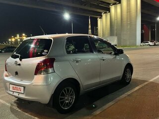 2010 Toyota Vitz II (XP90), серебристый, 700000 рублей, вид 3