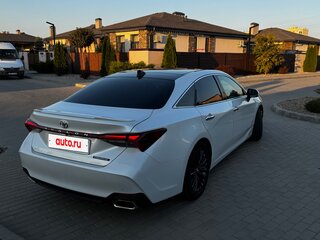 2022 Toyota Avalon V Рестайлинг, белый, 3200000 рублей, вид 2