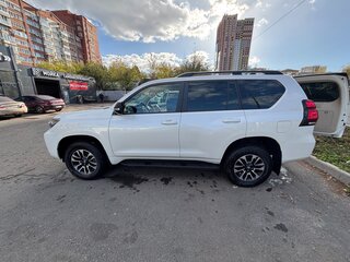 2022 Toyota Land Cruiser Prado 150 Series Рестайлинг 3, белый, 6200000 рублей, вид 2