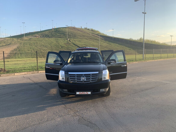 2011 Cadillac Escalade III, чёрный
