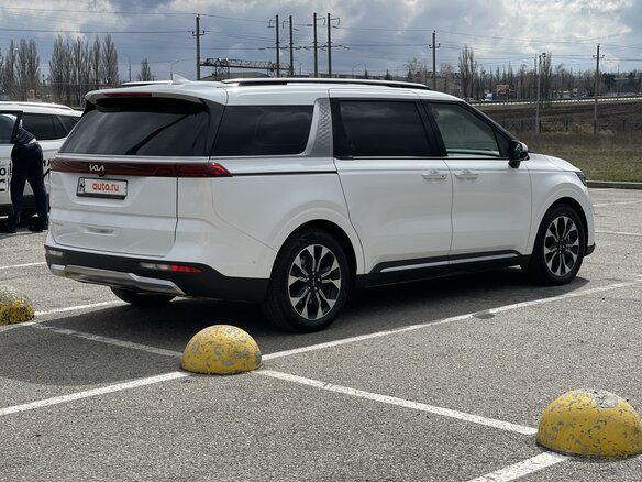 2022 Kia Carnival IV, белый, 4200000 рублей - вид 4