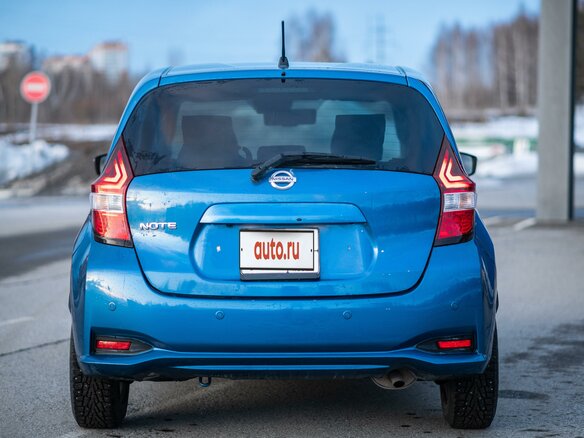 2017 Nissan Note II Рестайлинг, синий, 1130000 рублей - вид 21
