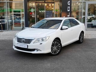 2014 Toyota Camry Japan Market VII (XV50), белый, 1350000 рублей, вид 1