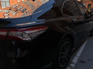 2020 Toyota Camry VIII (XV70), чёрный, 2980000 рублей, вид 5