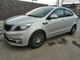 2016 Kia Rio III Рестайлинг, серебристый, 1150000 рублей, вид 1