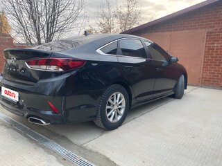 2018 Hyundai Sonata VII (LF) Рестайлинг, чёрный, 1450000 рублей, вид 4
