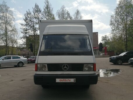 1993 Mercedes-Benz MB 100, белый, 379000 рублей, вид 4
