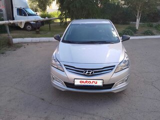 2016 Hyundai Solaris I Рестайлинг, серебристый, 1080000 рублей, вид 2