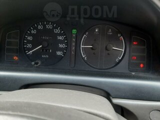 2000 Toyota Corolla VIII (E110) Рестайлинг, белый, 450000 рублей, вид 4
