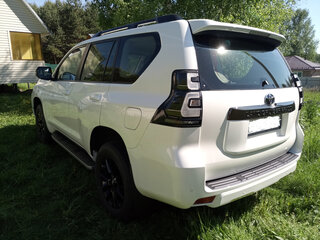 2023 Toyota Land Cruiser Prado 150 Series Рестайлинг 3, белый, 8200000 рублей, вид 3