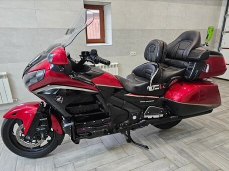 2015 Honda GL 1800 Gold Wing, красный, 1600000 рублей, вид 3