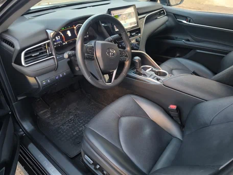 2023 Toyota Camry VIII (XV70) Рестайлинг, чёрный, 3300000 рублей, вид 5