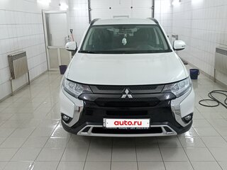 2021 Mitsubishi Outlander III Рестайлинг 3, белый, 2640000 рублей, вид 2