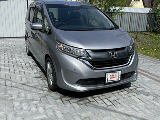 2017 Honda Freed+ II, серый, 1450000 рублей, вид 2