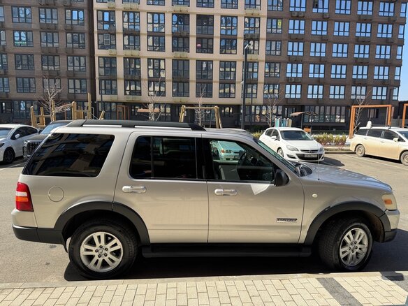 2007 Ford Explorer IV, серебристый, 1350000 рублей - вид 8