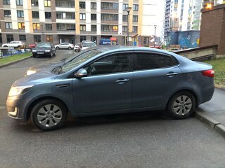2013 Kia Rio 5-speed III, голубой, 850000 рублей, вид 4