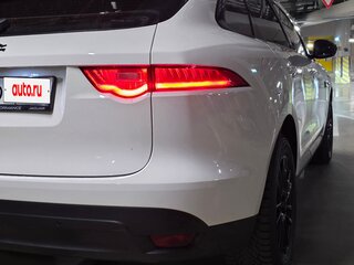 2018 Jaguar F-Pace I, белый, 3700000 рублей, вид 3