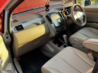 2012 Nissan Tiida I Рестайлинг, серебристый, 900000 рублей, вид 5