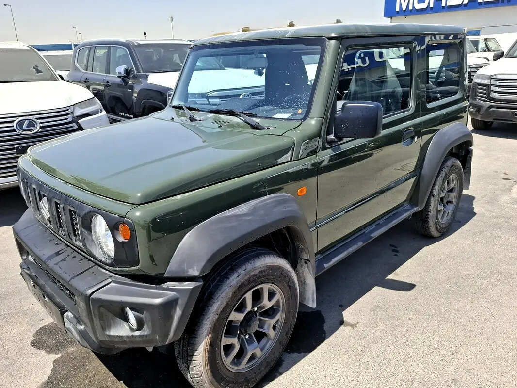 Открыть фотографии: Suzuki Jimny IV