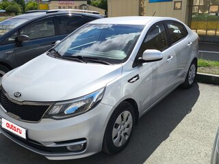 2016 Kia Rio III Рестайлинг, серебристый, 1200000 рублей, вид 1