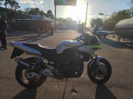 1997 Yamaha FZ400, серый, 190000 рублей, вид 2