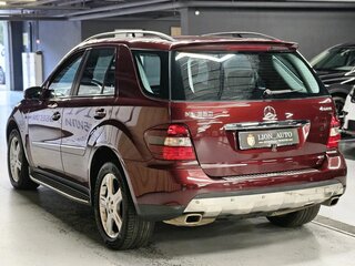 2008 Mercedes-Benz M-Класс 350 II (W164), красный, 1350000 рублей, вид 5