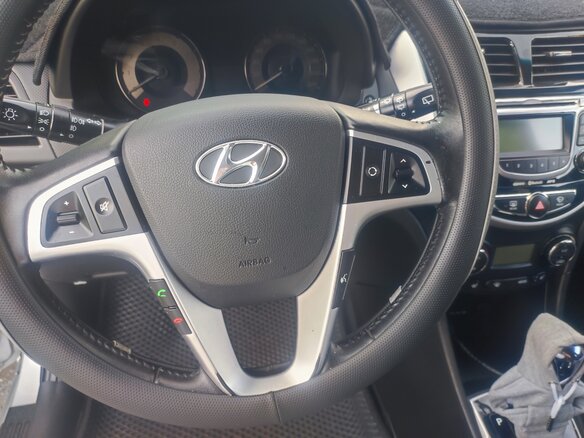 2012 Hyundai Solaris I, серебристый, 1100000 рублей - вид 11