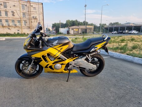 1997 Honda CBR 600F, жёлтый, 370000 рублей, вид 2