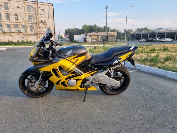 1997 Honda CBR 600F, жёлтый, 370000 рублей - вид 1
