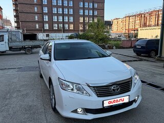 2013 Toyota Camry VII (XV50), белый, 1390000 рублей, вид 2