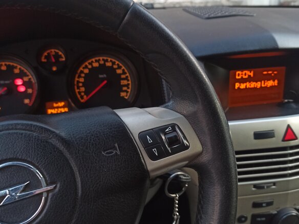 2007 Opel Astra H Рестайлинг, чёрный, 350000 рублей - вид 2