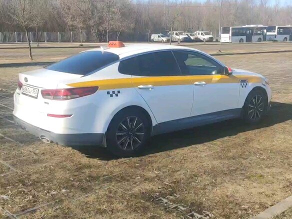 2018 Kia Optima IV Рестайлинг, белый, 860000 рублей - вид 9