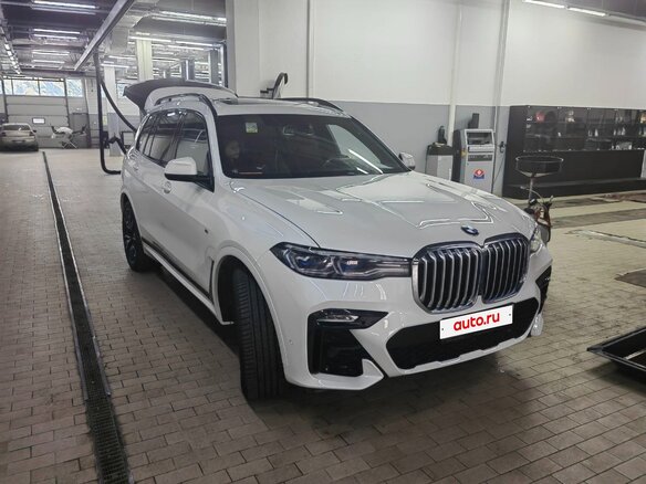 2019 BMW X7 30d I (G07), белый, 8700000 рублей