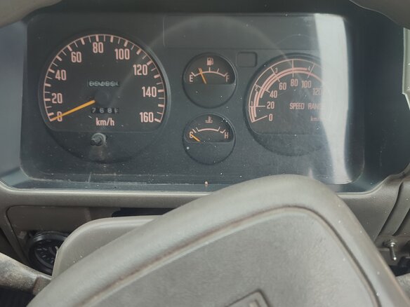1996 Isuzu Elf (N-series), белый, 700000 рублей - вид 12