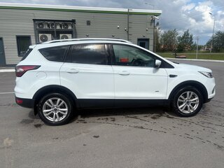 2017 Ford Kuga II Рестайлинг, белый, 1850000 рублей, вид 4