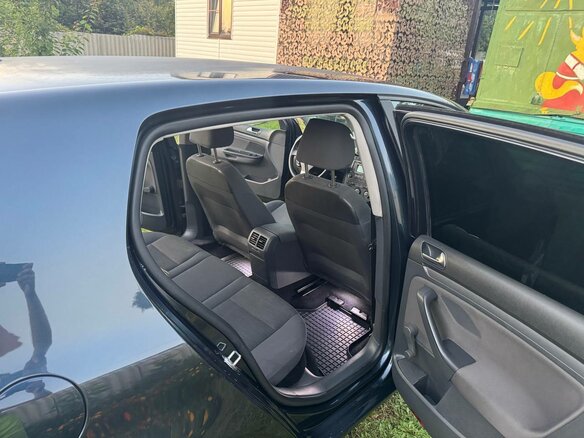2008 Volkswagen Golf V, серый, 720000 рублей - вид 10