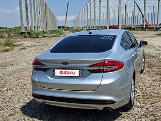 2018 Ford Fusion (North America) II Рестайлинг, серебристый, 1400000 рублей, вид 4